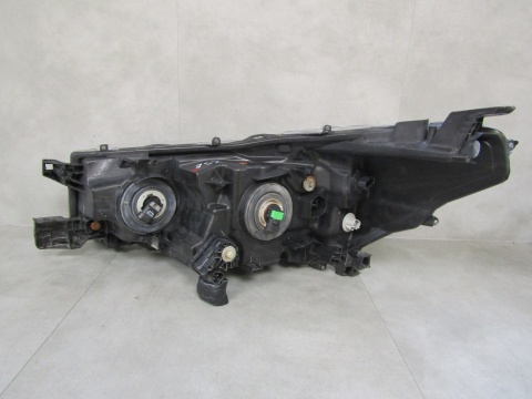 LAMPA PRZÓD TOYOTA HILUX 8 VIII LIFT ZWYKŁA 20- RH