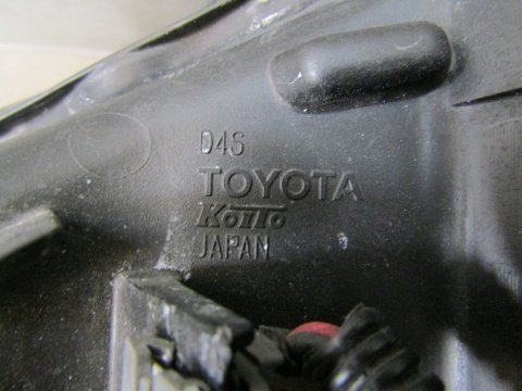LAMPA PRZÓD LEXUS IS III KSENON NIESKRĘTNY RH PRAWA 13-16