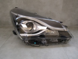 LAMPA PRZÓD TOYOTA YARIS 3 III LIFT ZWYKŁA SOCZEWKA + LED 17-20 RH PRAWA