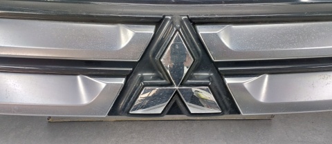 Grill Atrapa Chłodnicy Mitsubishi Outlander III lift 14-17 OEM - 7450A959