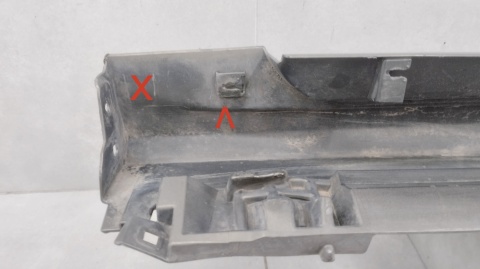Listwa progowa prawa Toyota Corolla XII sedan E21 18-