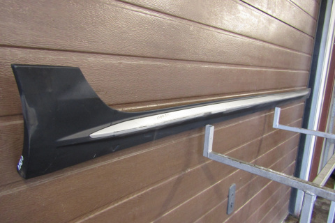 Listwa progowa prawa Audi A4 Allroad 8W9 kombi B9 15-19