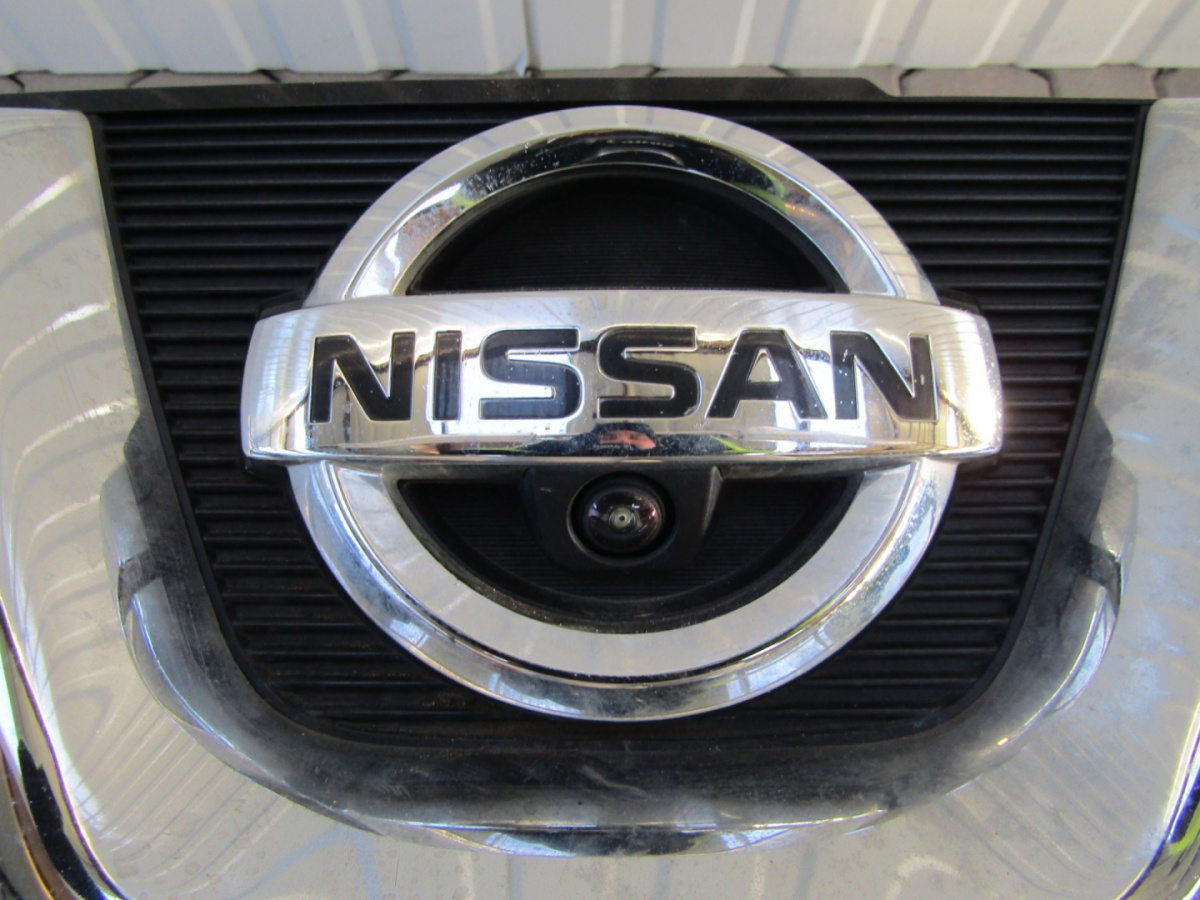 Zderzak przód Nissan Qashqai 1 Lift 09-13 KAMERA