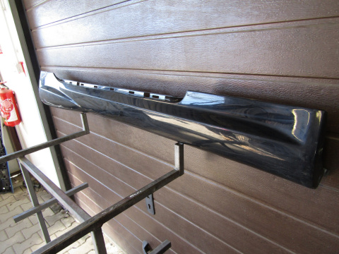 Listwa progowa prawa Mercedes SLK R171 171 AMG 55