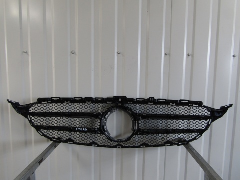 Grill atrapa Mercedes C-klasa 205 lift 18- kamera