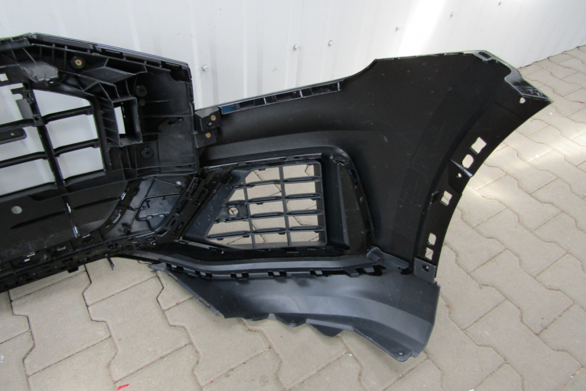 Zderzak przód przedni Audi Q8 4M8 18-