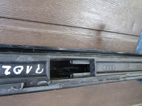 Listwa progowa prawa Audi A1 S line 82A 17- S1