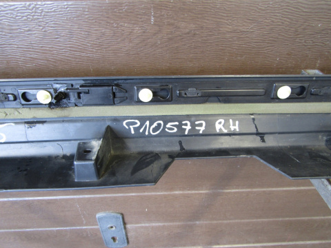 Listwa progowa prawa Land Rover Discovery Sport 14