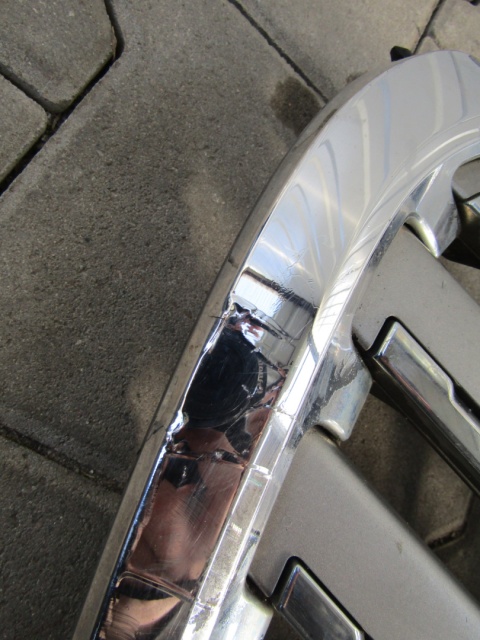 Grill atrapa zderzak TOYOTA LAND CRUISER 12-15 LIF