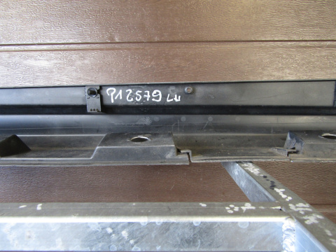 Listwa progowa lewa Toyota Avensis Lift 15- T27