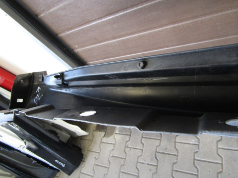 Listwa progowa lewa Toyota Avensis Lift 15- T27