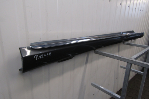 Listwa progowa prawa Mercedes C-Klasa 205 chrom avantgarde