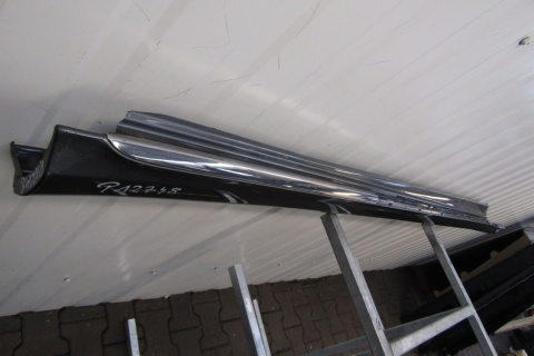 Listwa progowa prawa Mercedes C-Klasa 205 chrom avantgarde
