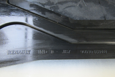 Spoiler lotka daszek klapy tył RENAULT CAPTUR 13-16