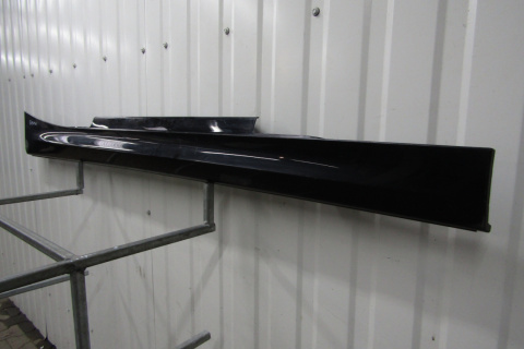 Listwa progowa prawa BMW F21 F22 F23 M-Pakiet -21