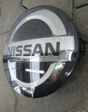 Znaczek emblemat logo pod radar grill przód Nissan Qashqai 2 J11 17- lift