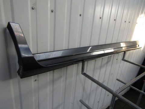 Listwa progowa prawa Ford Kuga MK2 Titanium ST 12-