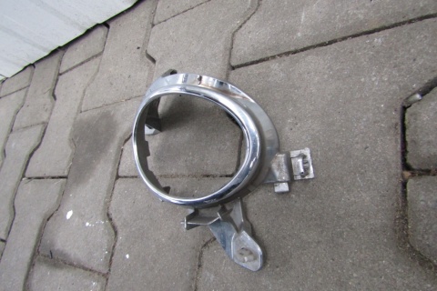 Ramka chrom obudowa halogen prawa LEXUS IS 250C 13- LIFT