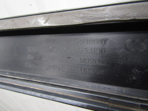 Listwa progowa prawa Audi A3 8Y0 S Line 20- S3
