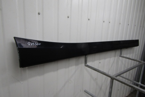 Listwa progowa prawa BMW 1 F20 próg 5D 11-19