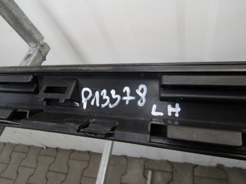 Listwa progowa lewa VW Golf 8 5H0 R Line HB 19-