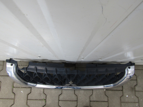 Grill atrapa zderzak przód MITSUBISHI PAJERO SPORT 98-2002