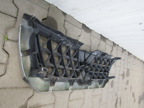Grill atrapa zderzak przód MITSUBISHI PAJERO SPORT 98-2002