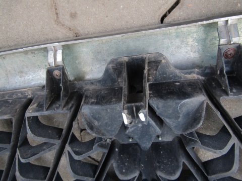 Grill atrapa zderzak przód MITSUBISHI PAJERO SPORT 98-2002