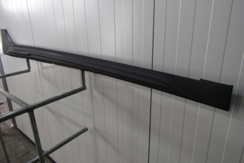 Listwa progowa prawa Audi A4 Allroad LIFT 8W9 B9 KOMBI 19-