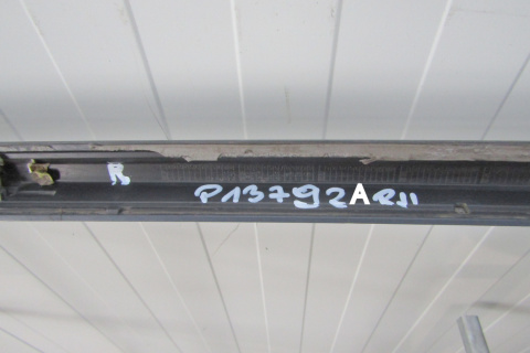 Listwa progowa prawa Audi A4 B9 8W0 S-Line 19 Lift