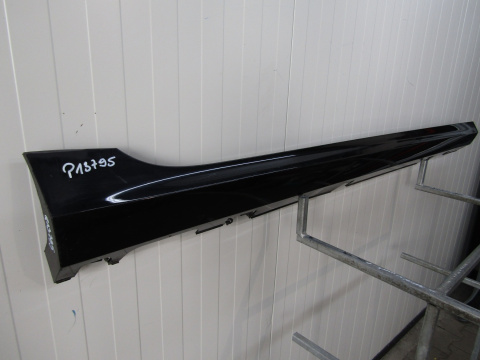 Listwa progowa prawa Ford Fiesta MK8 ST 5D 18-
