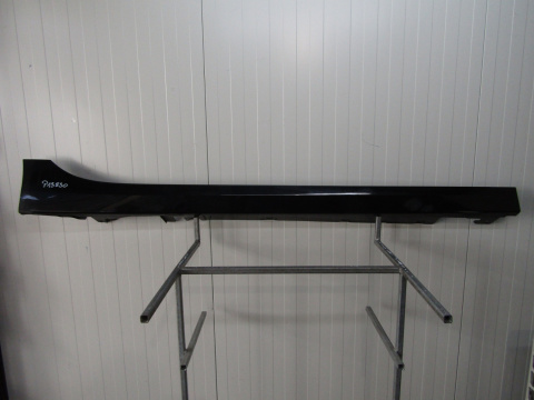 Listwa progowa prawa BMW 1 F40 2 F44 19- próg