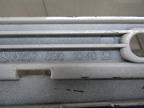 Listwa progowa prawa Mercedes E 207 AMG Cabrio 09-17