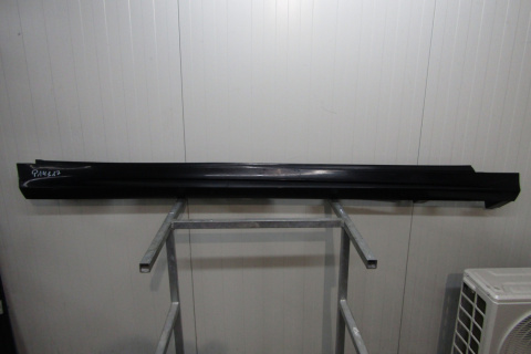 Listwa progowa prawa Mercedes GLS X167 X-167 19- AMG 63