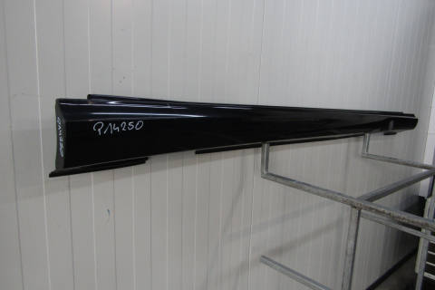 Listwa progowa prawa Mercedes CLA 117 próg 13-19