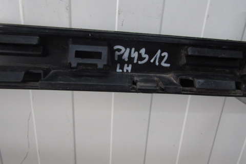 Listwa progowa lewa VW Golf 8 5H0 R Line HB 19-