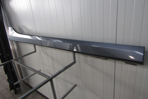 Listwa progowa prawa BMW 1 F40 2 F44 19- próg