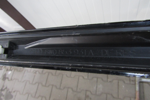 Listwa progowa lewa Audi A4 B9 8W0 S-Line 19 Lift