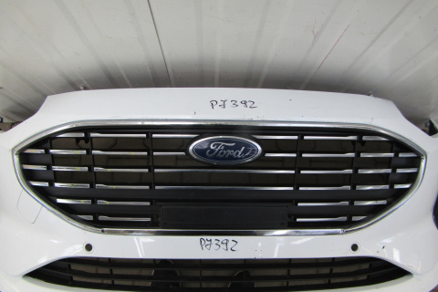 Zderzak przód Ford Fiesta MK8 VIII LIFT 21- PDC