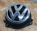 KLAMKA KLAPY BAGAŻNIKA TYŁ EMBLEMAT 3C5827469J VW GOLF VI PASSAT B7