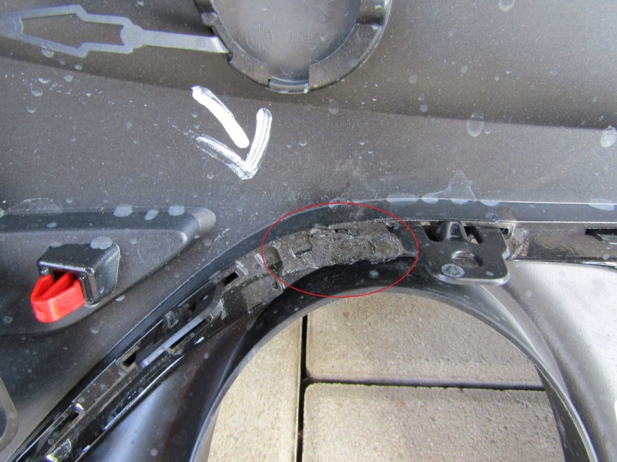 Zderzak tył tylny Peugeot 208 II 2 19- KAMERA