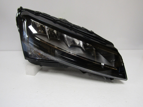 LAMPA PRZÓD SKODA SUPERB III 3 LIFT LED RH 19-24 3V1941016C