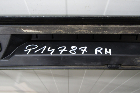 Listwa progowa prawa Audi A1 S-Line S1 8XA próg 14-18