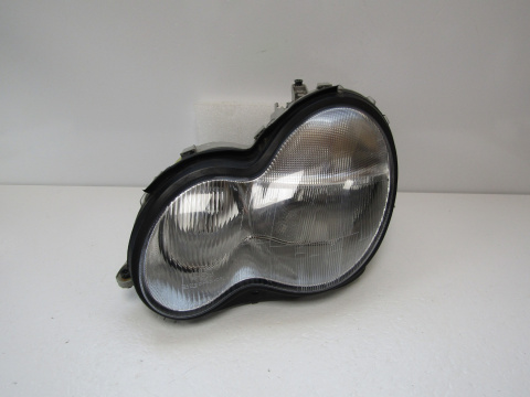 Lampa przód Mercedes C Klasa W203 ZWYKŁA 00-04 LH A2038200161