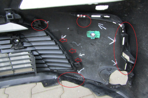 Zderzak przód przedni Toyota Corolla E21 XII Sedan 18-
