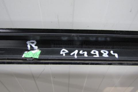 Listwa progowa prawa Audi A4 B9 8W0 S-Line 19 Lift