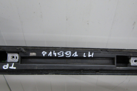 Listwa progowa lewa Audi A1 S line 82A 17- S1