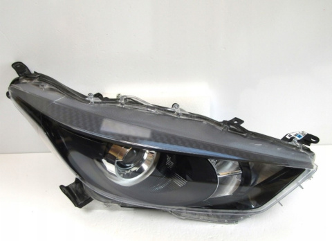 LAMPA PRZÓD TOYOTA YARIS 4 IV ZWYKŁA SOCZEWKA 20- / MAZDA 2 22- RH