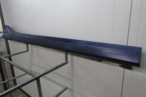 Listwa progowa prawa BMW 1 F40 2 F44 19- próg