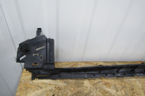 Ślizg wzmocnienie zderzaka przód Mercedes A-Klasa 176 CLA 117 A1768851500